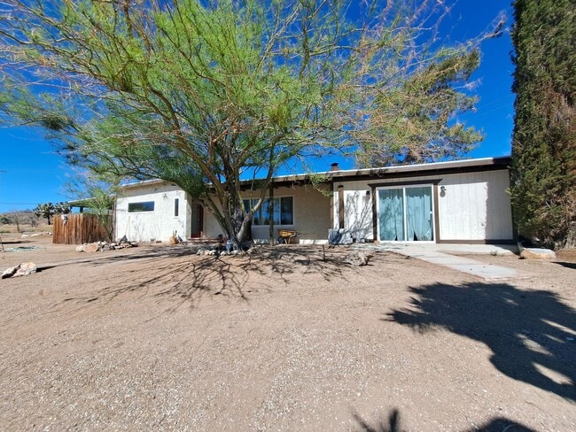 Rural yet close to town rental with acreage. - Rural yet close to town rental with acreage.
