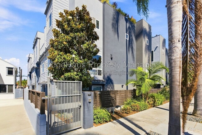 Photo - 3740 Third Avenue