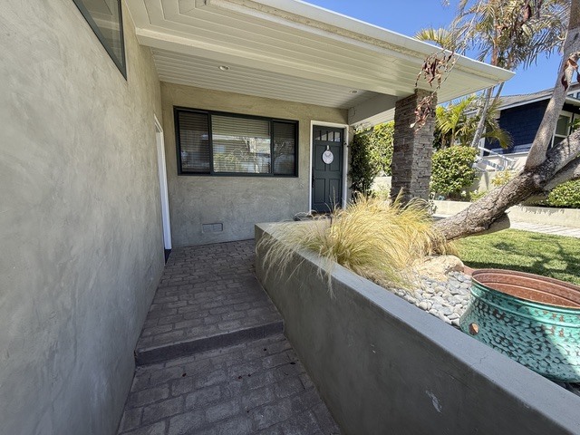 Covered Front Entrance - 625 30th St Unit 62530thSt