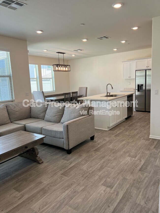 Photo - 17169 Gray Pine Pl