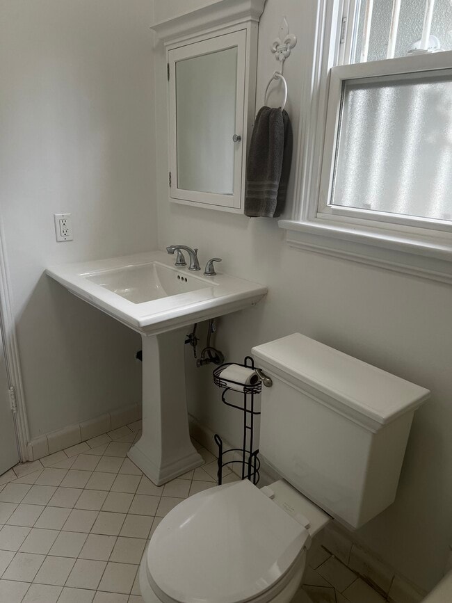 Photo - 12025 Ocean Park Blvd Unit East apartment front