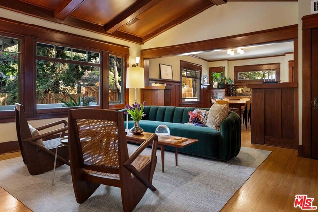 Building Photo - 8050 Jovenita Canyon Dr