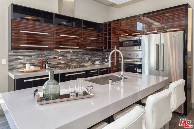 Building Photo - 1217 Horn Ave Unit 101