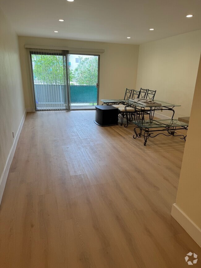Building Photo - 5460 White Oak Ave Unit A113 Rental