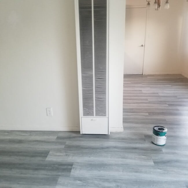 Photo - 14925 Larch Ave Unit 14925