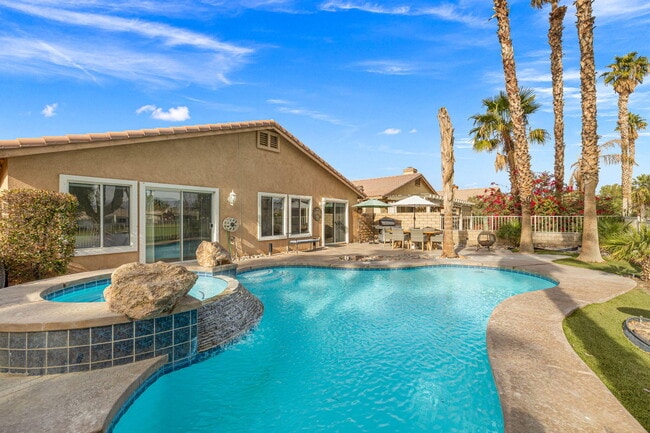 Photo - 49620 Lincoln Dr