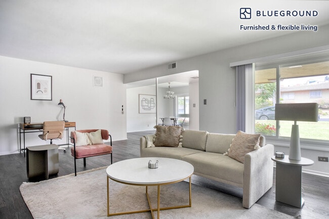 Photo - 5402 W 57th St