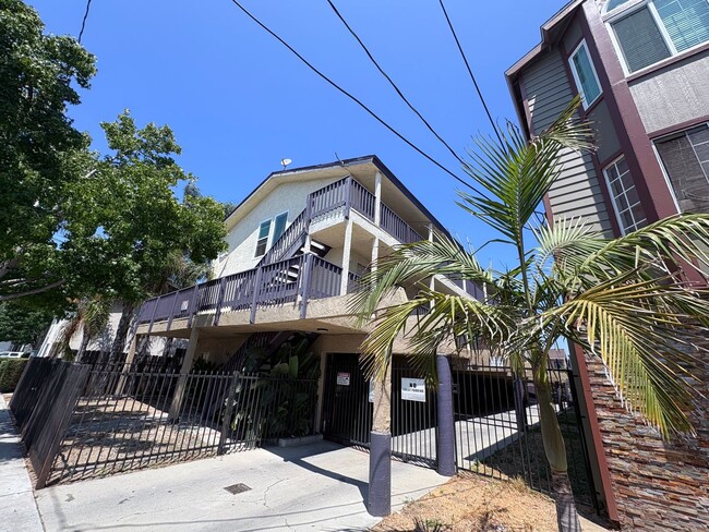 Building Photo - 1621 E 5th St Unit 4 Rental