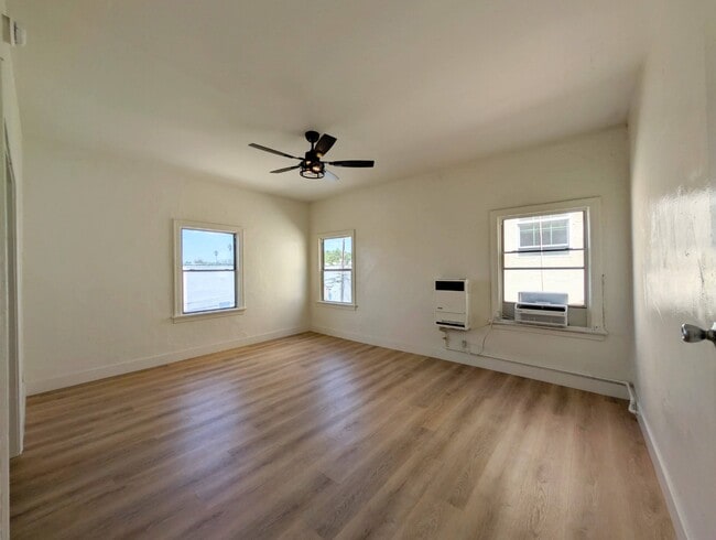 Photo - 427 Coronado Ter Unit 427 Coronado Terrace,  #9