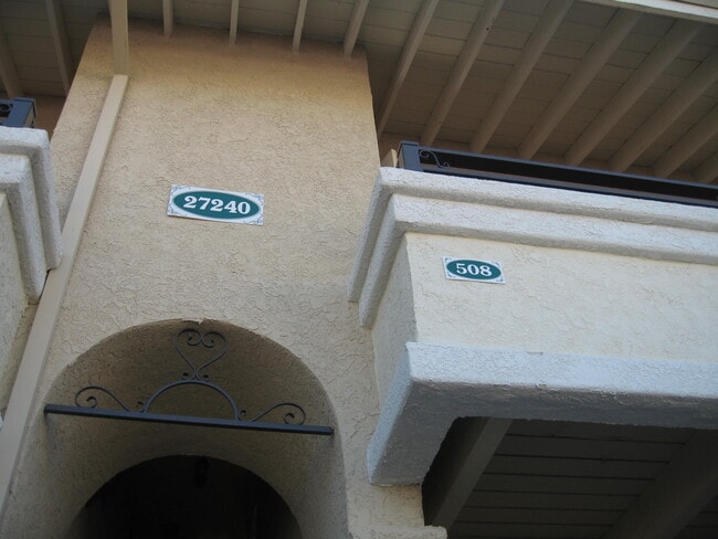 Entry, Unit 508 - 27240 Luther Dr Unit Luther #508