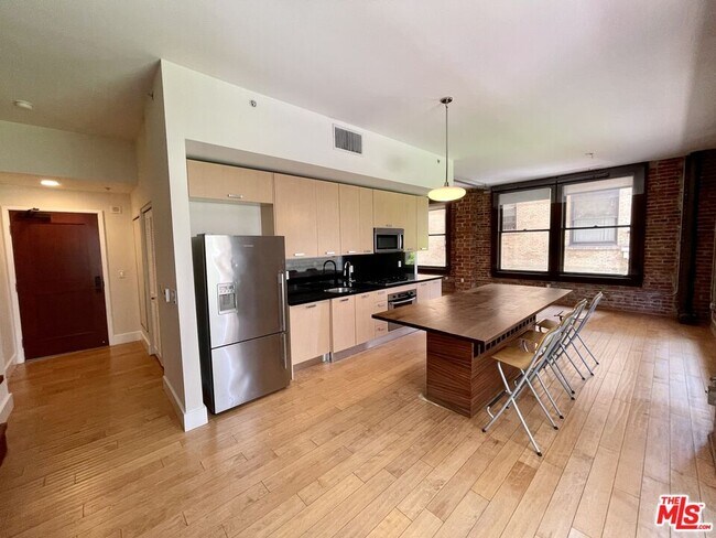 Photo - 460 S Spring St Unit 312