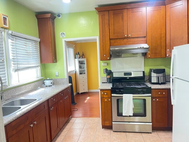 Photo - 751 W Monterey Ave