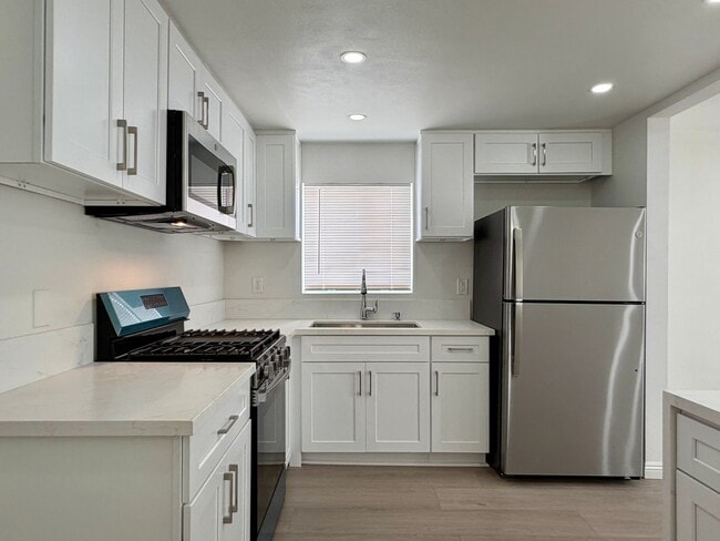Photo - 2522-2524 Unit 2524