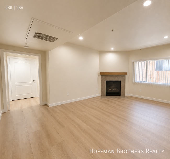 Building Photo - 10849 Fruitland Dr