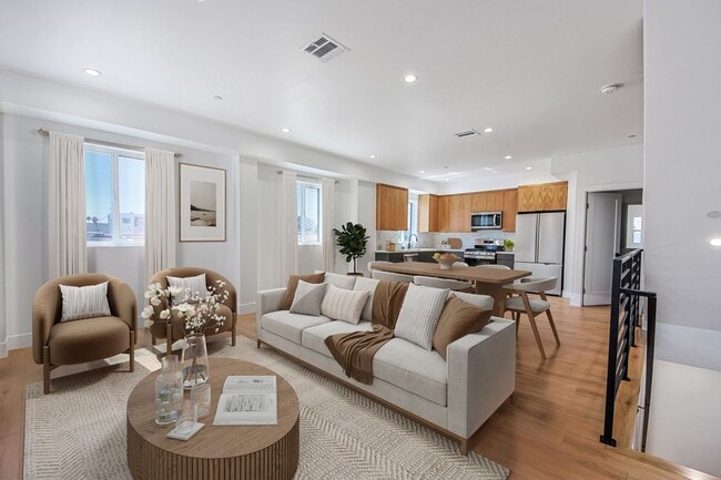 Photo - 2851 S Victoria Ave Unit 2851 1/2