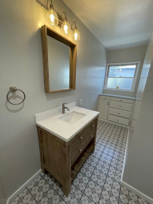 Bathroom - 2669 Waverly Dr Unit 2669
