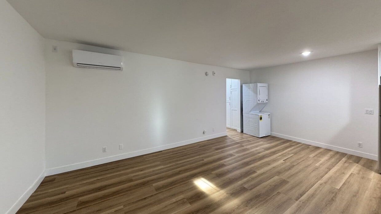 3D Tour - 3630 Midvale Ave Unit 1