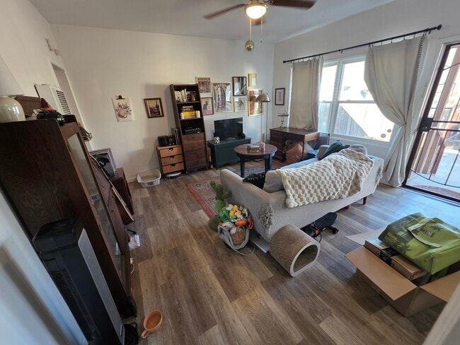 Building Photo - 1139 Loma Ave