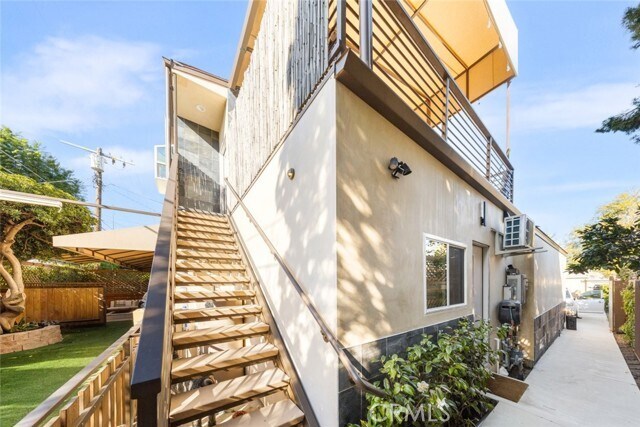 Photo - 18750 Collins St