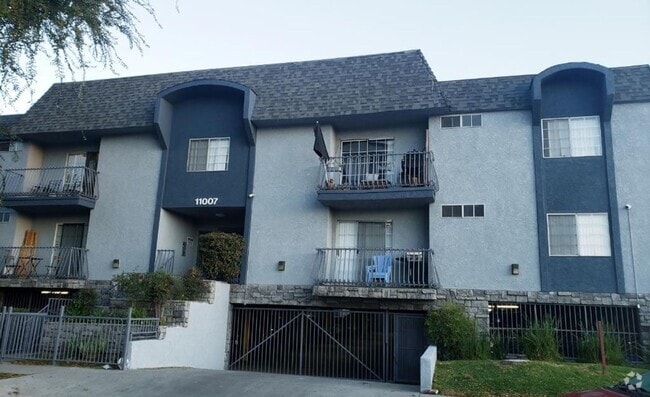 Building Photo - 11007 Hartsook St Rental