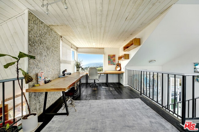 Photo - 29231 Heathercliff Rd Unit 1