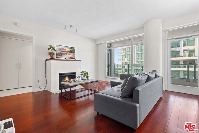 Building Photo - 3141 Michelson Dr Unit 1506