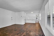 Photo - 325 Rosemont St