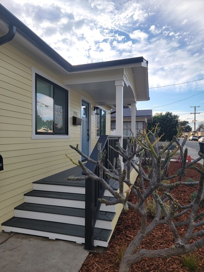 Photo - 1916 257th St