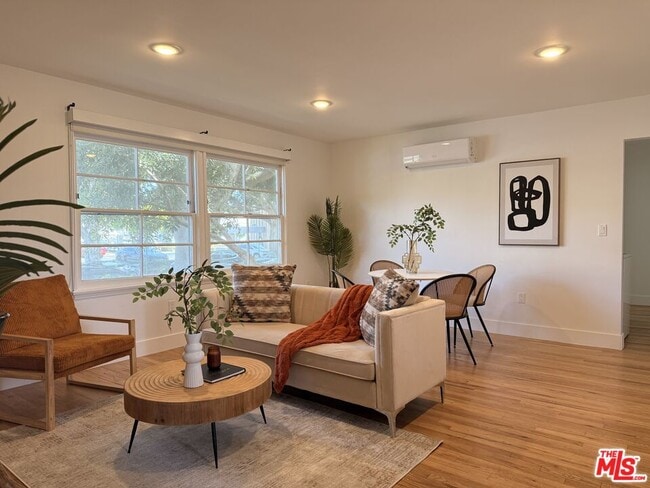 Building Photo - 1138 Princeton St Unit 1132-A