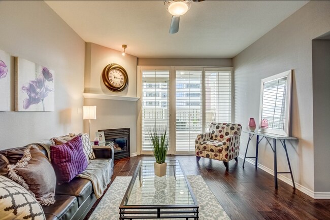 Building Photo - 1240 India St