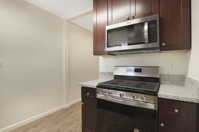 upgraded full kitchen - 4091 Rosecrans Ave