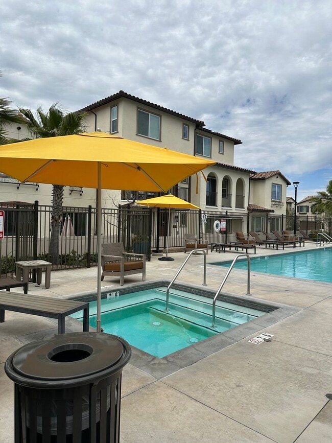 Photo - 2 Bed/2.5 Bath, South Temecula Townhome