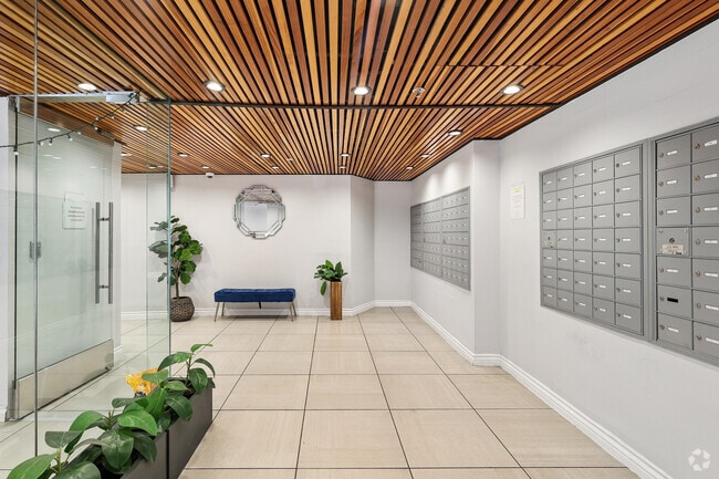 Photo - Commodore Regency Apartments