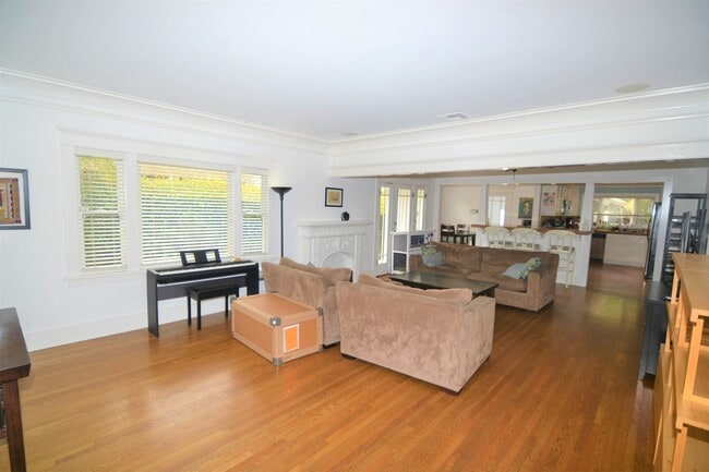 Photo - Beautiful Belmont Heights Home with Huge B...