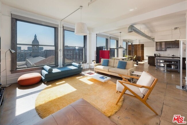 Photo - 108 W 2nd St Unit 606