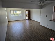 Photo - 533 W 77th St