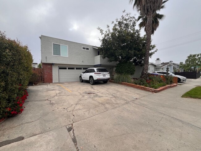 Building Photo - M369 - Albini Unit 4511 - #7