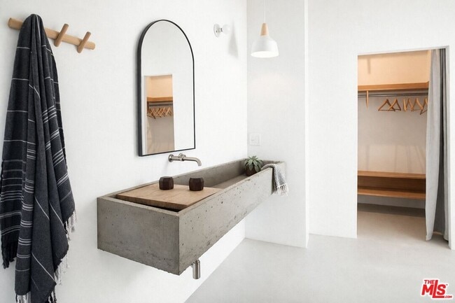 Photo - 2107 Mayview Dr