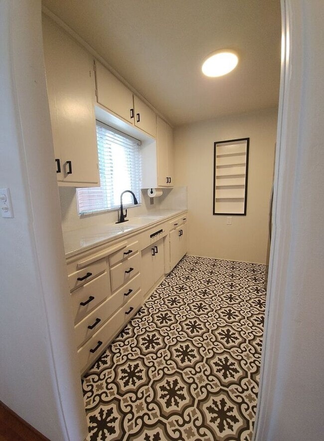 Kensington charmer w/ AC! (Biona) - Kensington charmer w/ AC! (Biona) House