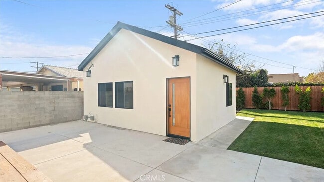 Photo - 5449 S Victoria Ave