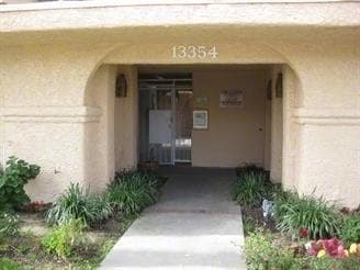 Photo - 13354 Vanowen St