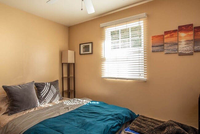 Photo - 16145 Rayen St