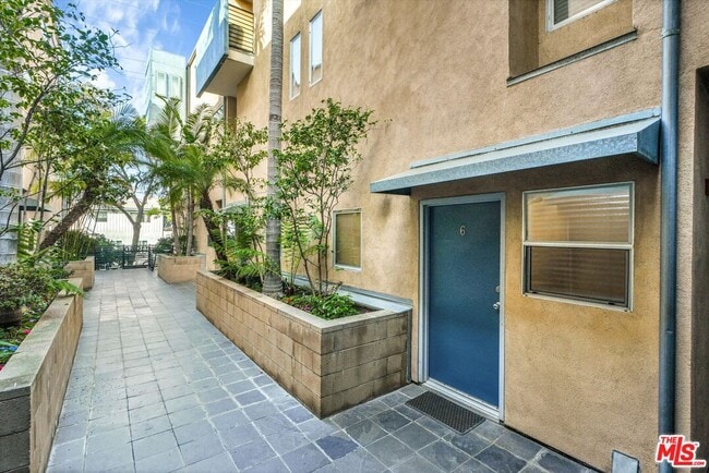 Photo - 11960 Iowa Ave Unit 6