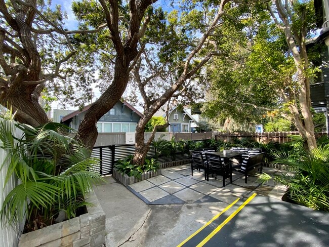 Patio - 20 20th Ave Unit A