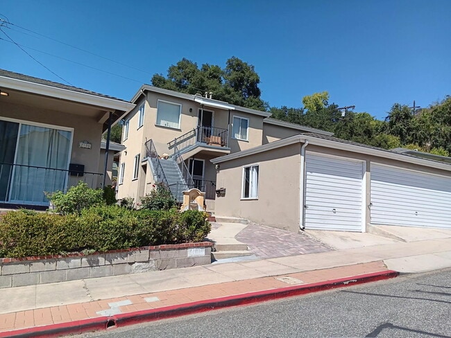 Building Photo - 2100 N Verdugo Rd Unit B