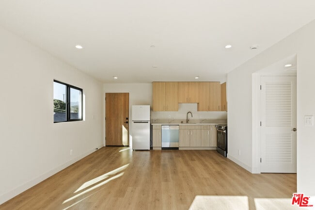 Building Photo - 2836 Marsh St Unit 1/2