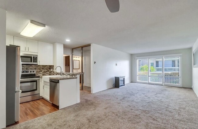 Building Photo - 1855 Diamond St