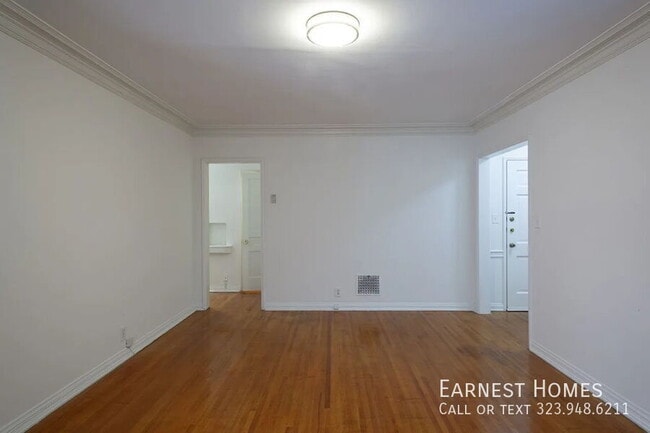 Photo - 127 N Doheny Dr Unit 4