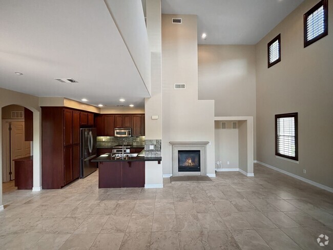 Building Photo - Beautiful & Spacious 2BD/2BA Townhouse in ...