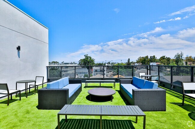 Building Photo - Draco Apartments